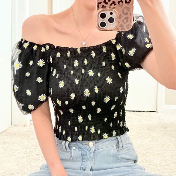 #018 | Smocked Puff Sleeve Top | Black Daisy | XS/S | On/Off Shoulder - Picture 4 of 9